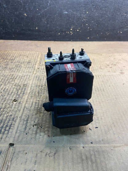 2016 - 2018 Kia Sorento ABS Anti-Lock Brake Pump 6758969 OEM Y4397 DG2
