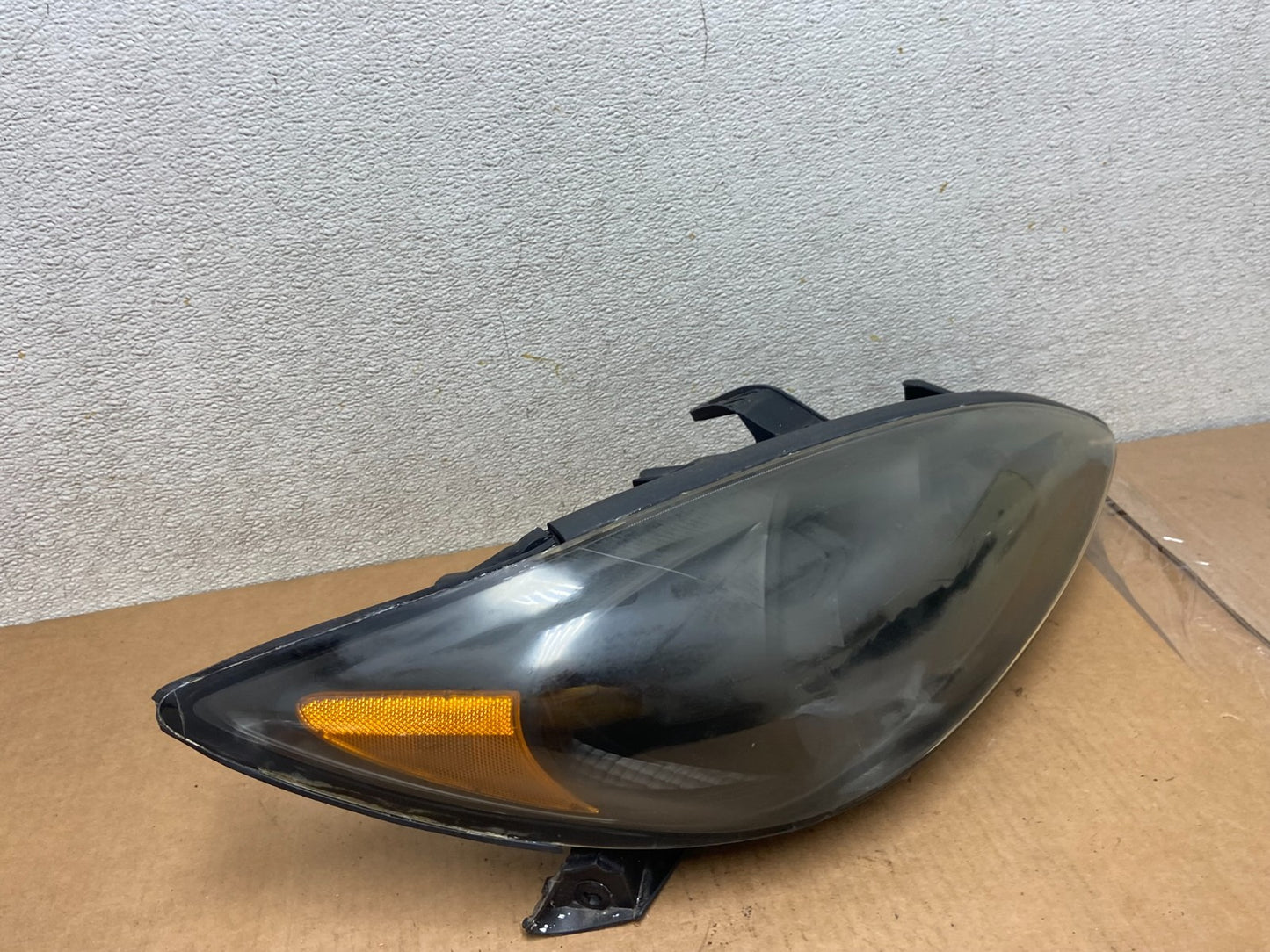 2002 to 2004 Toyota Camry Halogen Headlight Right Passenger Rh R3470 DW2