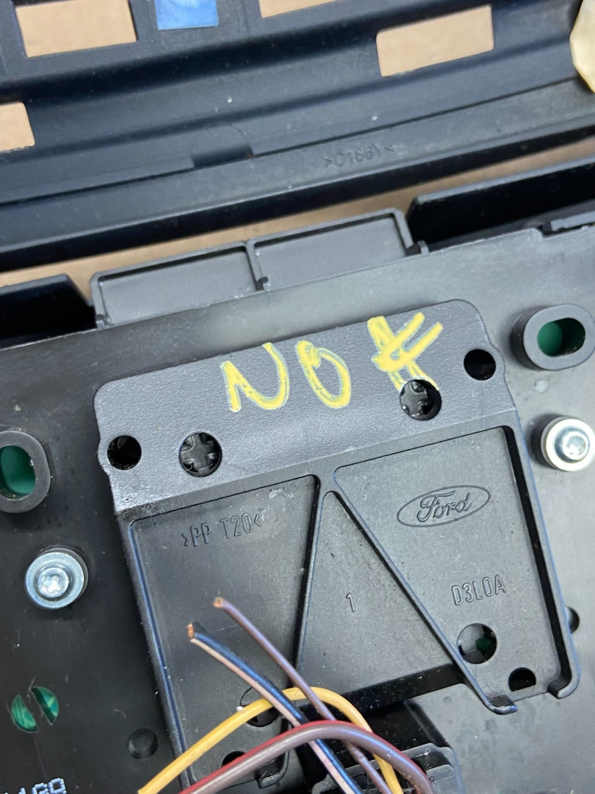 2013 2014 2015 2016 Ford Escape Dash Radio Control Panel Bezel AI3210 DG5