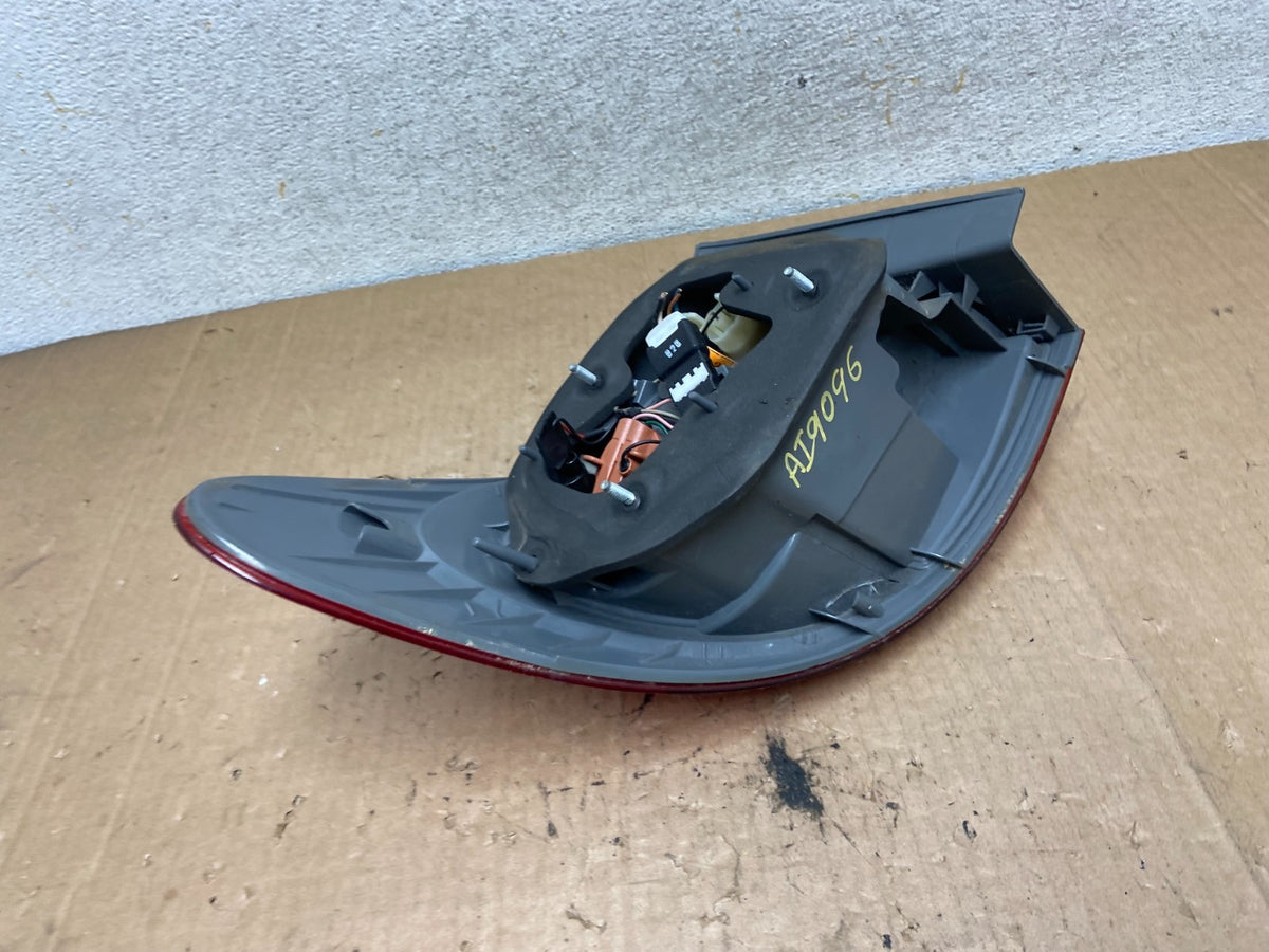 2007 to 2010 Hyundai Elantra Sedan Right Passenger Side Tail Light AI9096 LK5