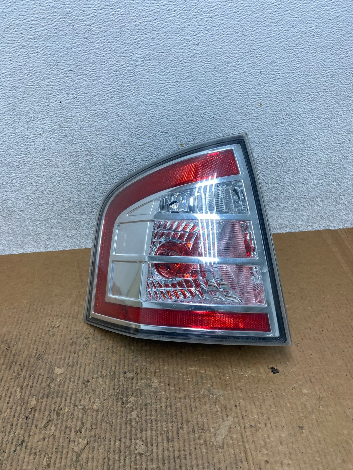 2007 to 2010 Ford Edge Tail light Left Driver Side AE2654 LK0