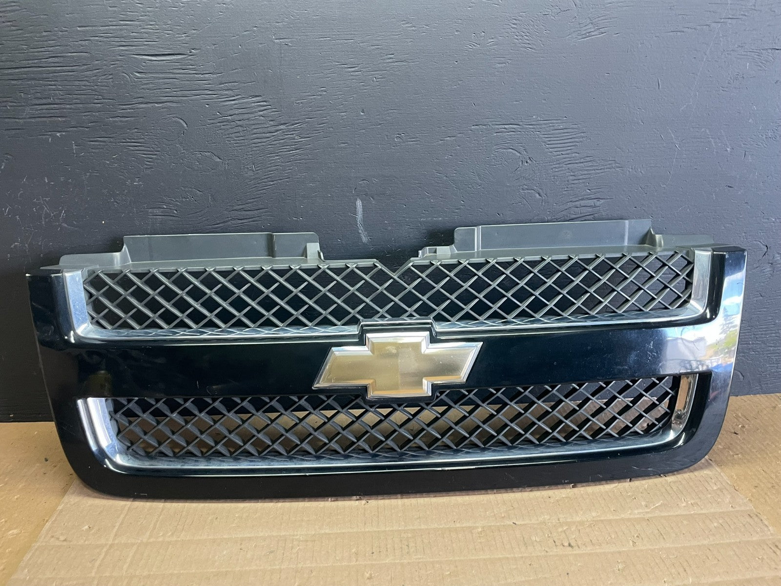 2006 to 2009 Chevrolet Trailblazer Front Upper Grille Grill Oem AB7670 DG0