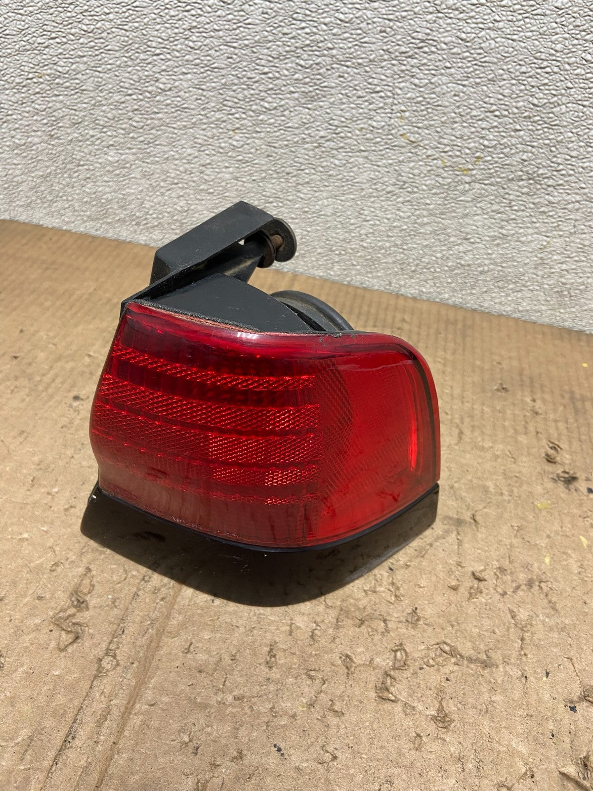 1992 to 1995 Ford Thunderbird Right Passenger Side Tail Light AA7206 DG0