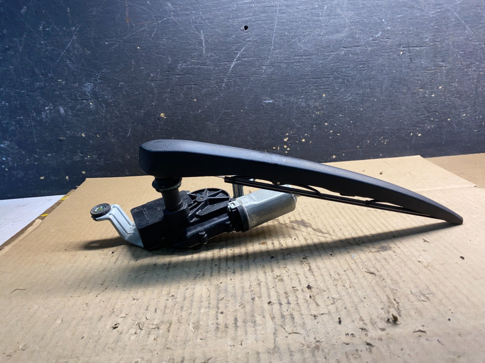2010 to 2016 Cadillac SRX Rear Windshield Washer Wiper Motor z4756 DG2
