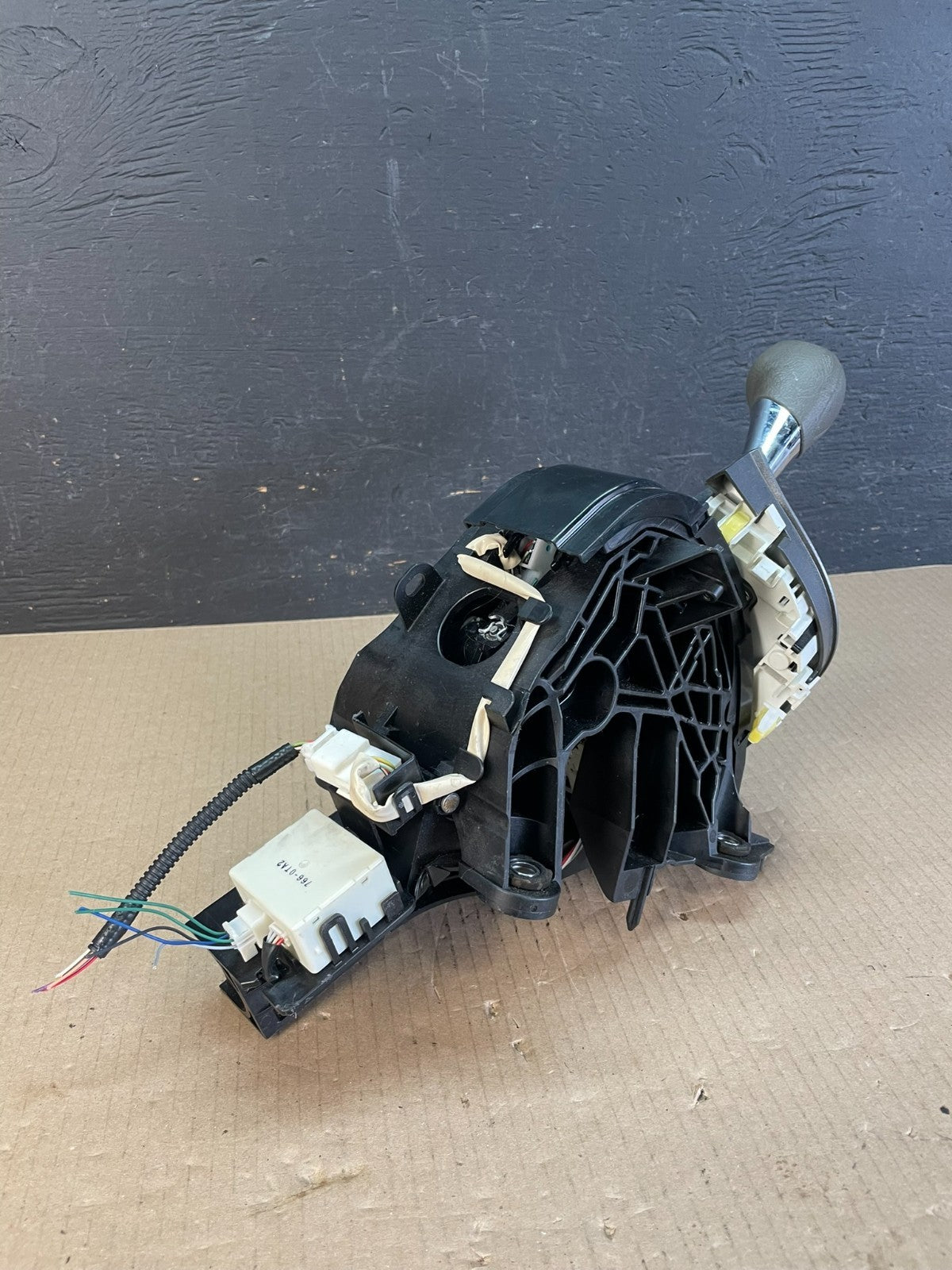 2009 to 2013 Toyota Venza Shifter Shift Gear Select Control 33560-0T020 AE34433