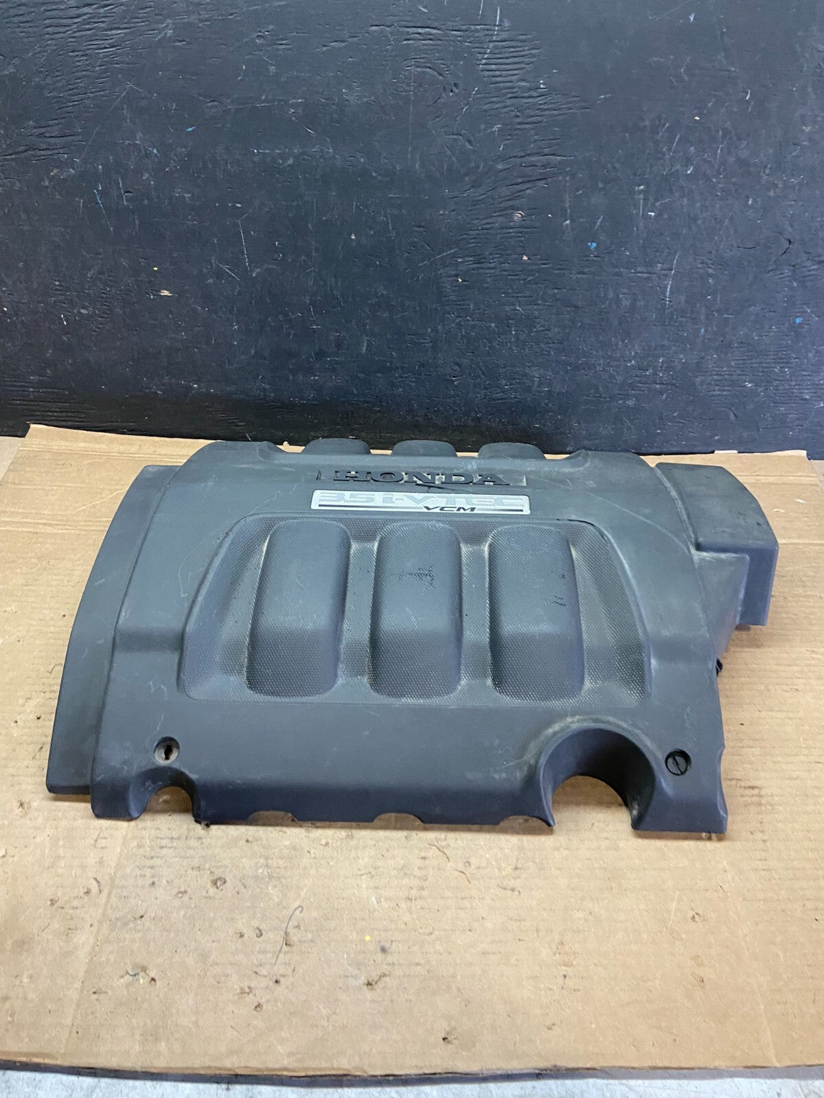 2005 to 2007 Honda Odyssey Black Engine Cover OEM i3011 DG10