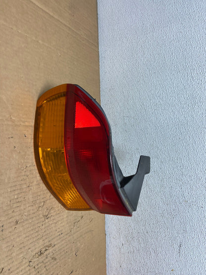 2002 2003 2004 Honda Odyssey Left Driver LH Side Tail Light AD1117 LK2
