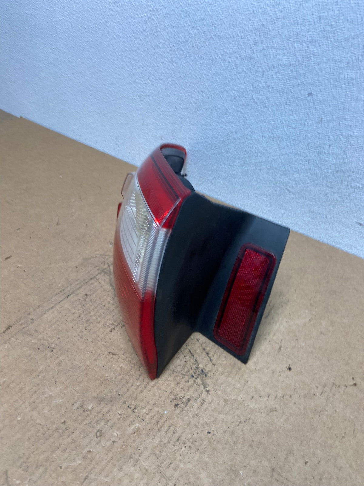 2013 to 2016 Ford C-Max Left Driver Side Tail light OEM AC2885 LK1