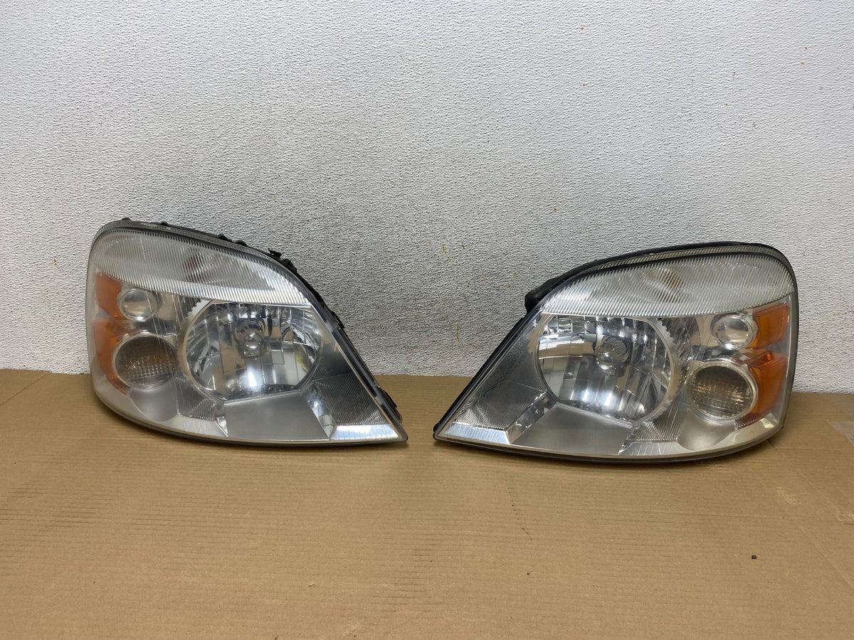 2004 - 2007 Ford Freestar Left+Right Side Headlights Halogen DEPO AG9310 DW0