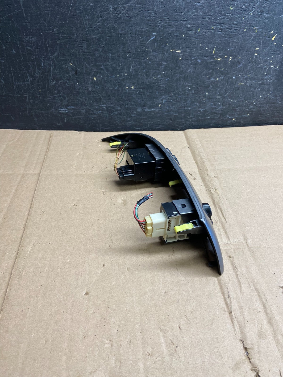 2004 to 2010 Toyota Sienna Left Side Climate Switches Bezel Trim AI6019 DG2
