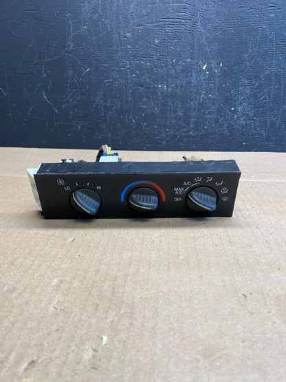 2001 - 2007 GMC Chevrolet Astro Express Climate Control A/C AC6188 DG0