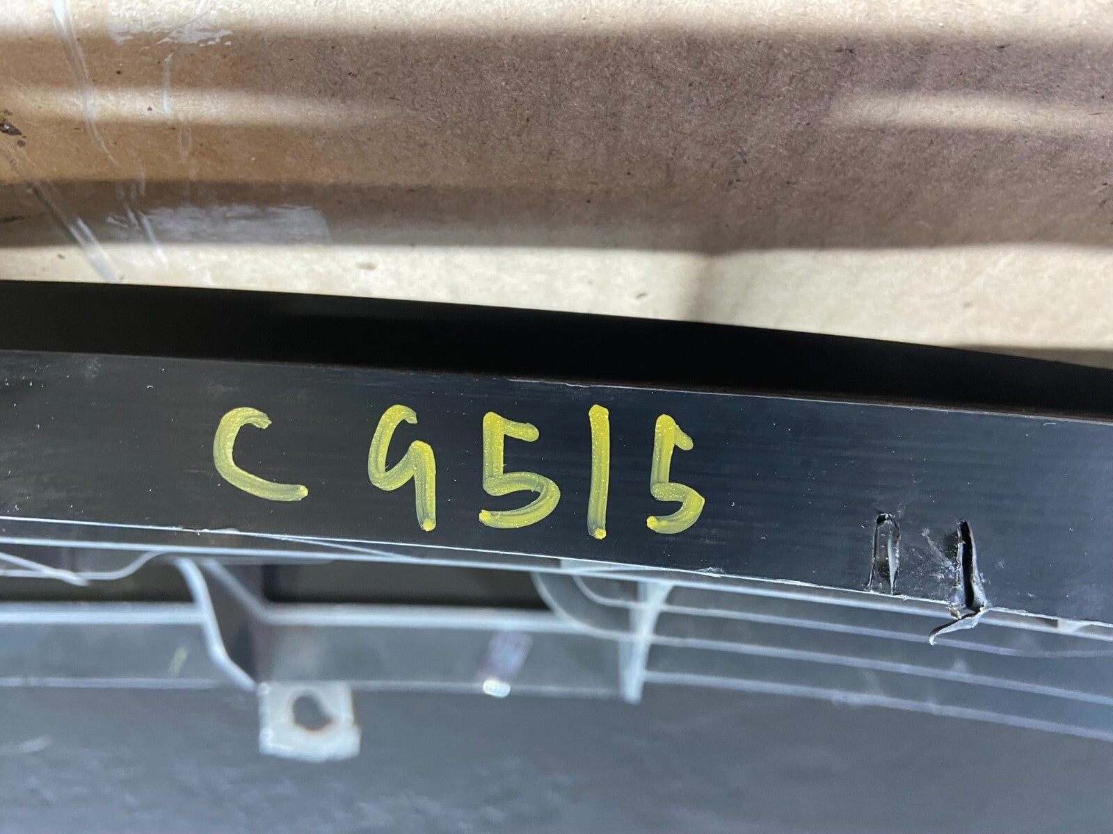 2009 2010 2011 Audi A6 Front Bumper Grille Bracket Retainer C9515 DG19