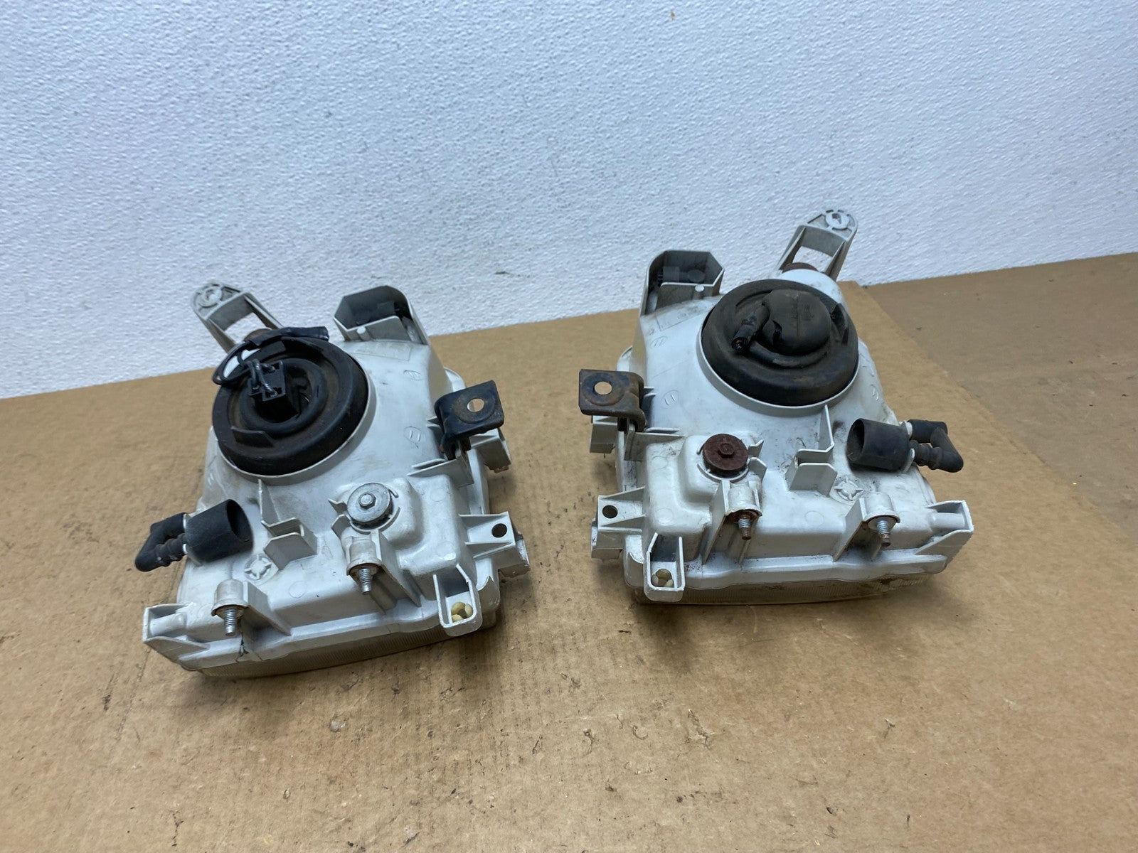 1999-2004 Nissan Pathfinder Left+Right Side Set Halogen Headlights Oem AC3303 DW8