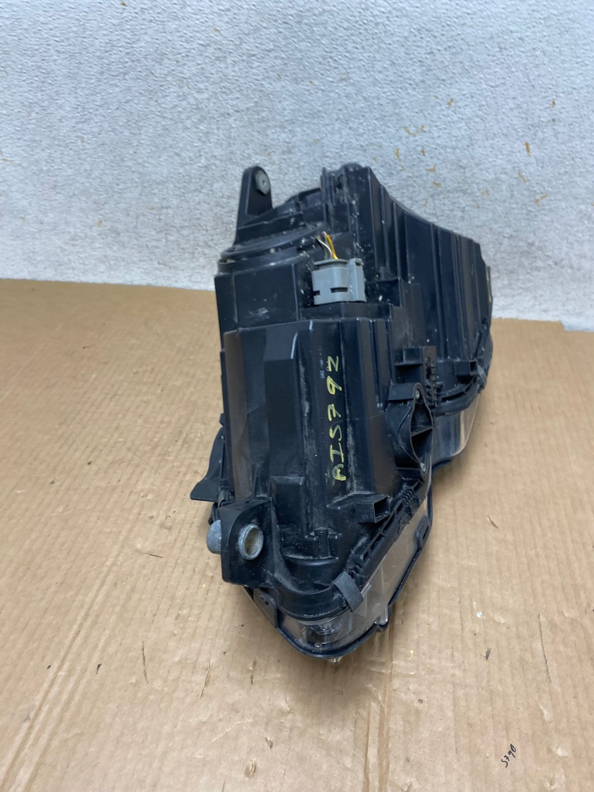 2012 to 2015 Mercedes Benz C250 Coupe Right Passenger Side Headlight AI5792 LK6