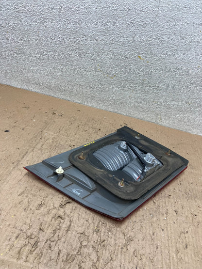 2005 2006 2007 Honda Odyssey Inner Right Passenger RH Tail Light Y4679 DW6