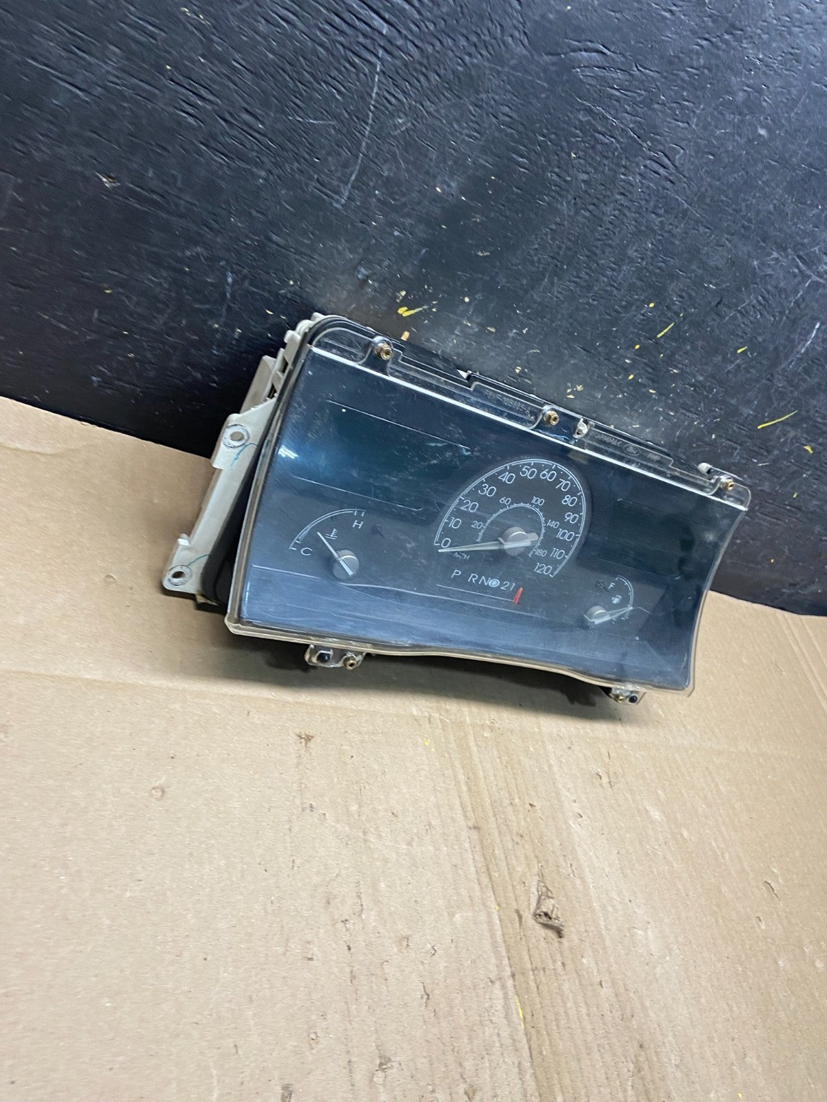 1998 to 2002 Lincoln Town Car Speedometer Gauge Cluster t1963 DG1