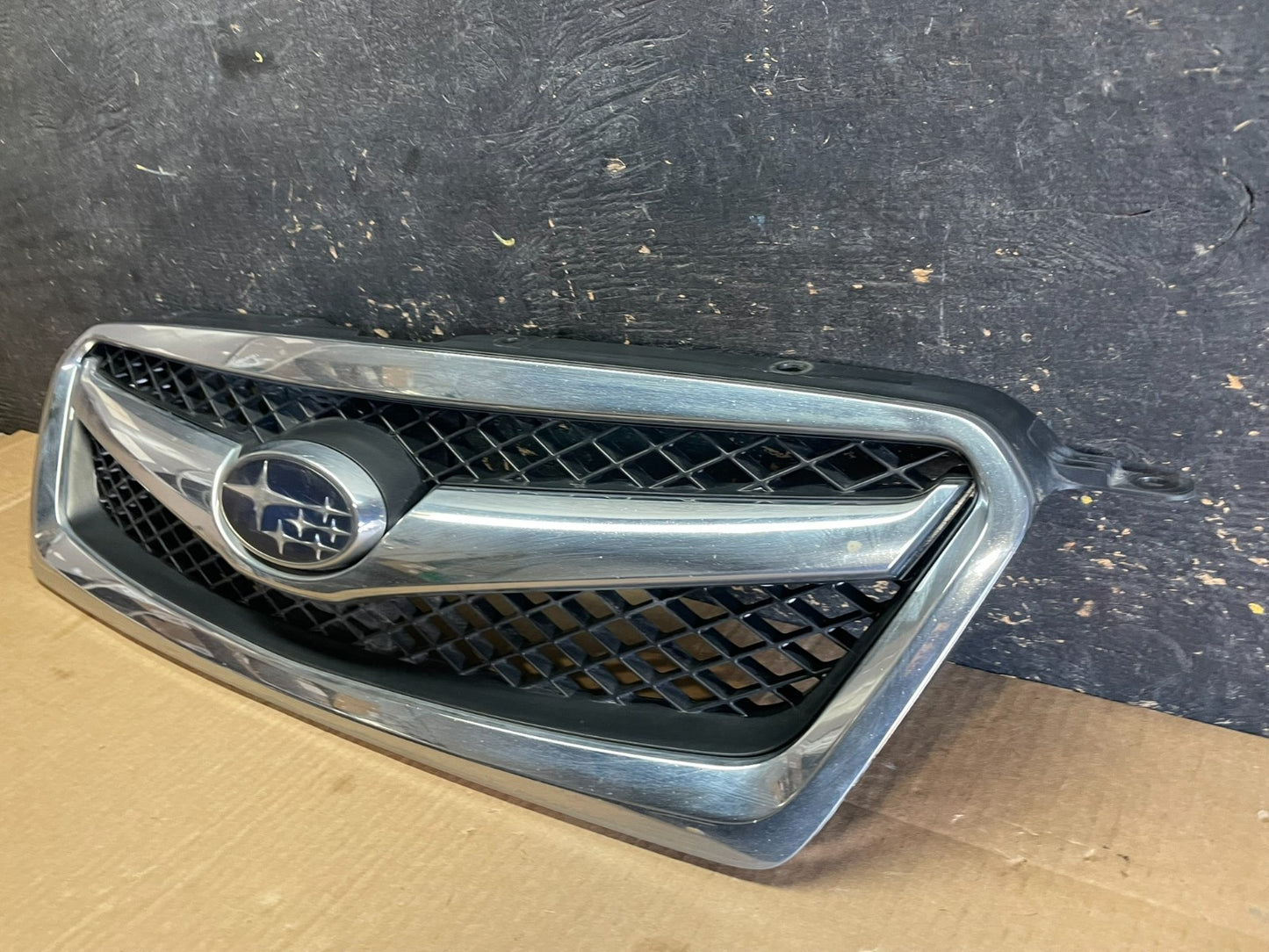 2010 to 2012 Subaru Legacy Outback Wagon Front Grill Grille AB3014 DG2