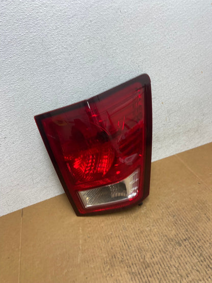 2007 to 2010 Jeep Grand Cherokee Right Passenger Tail Light AE0214 LK2