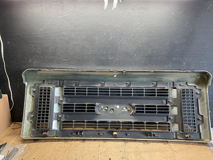 2008 to 2014 Ford Econoline E150 E250 Front Upper Chrome Grill Grille s9658 DG7