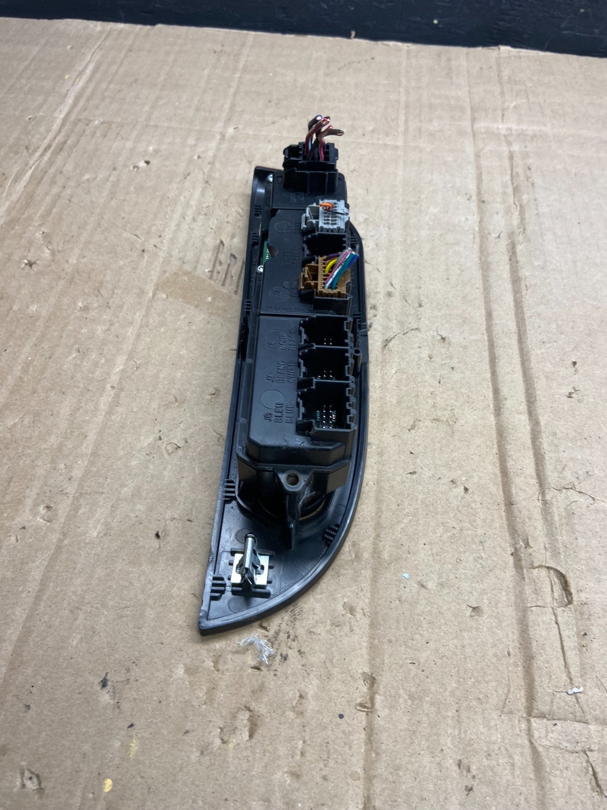 2007-2014 Cadillac Escalade Master Left Driver Power Window Switch AD7205 DG4