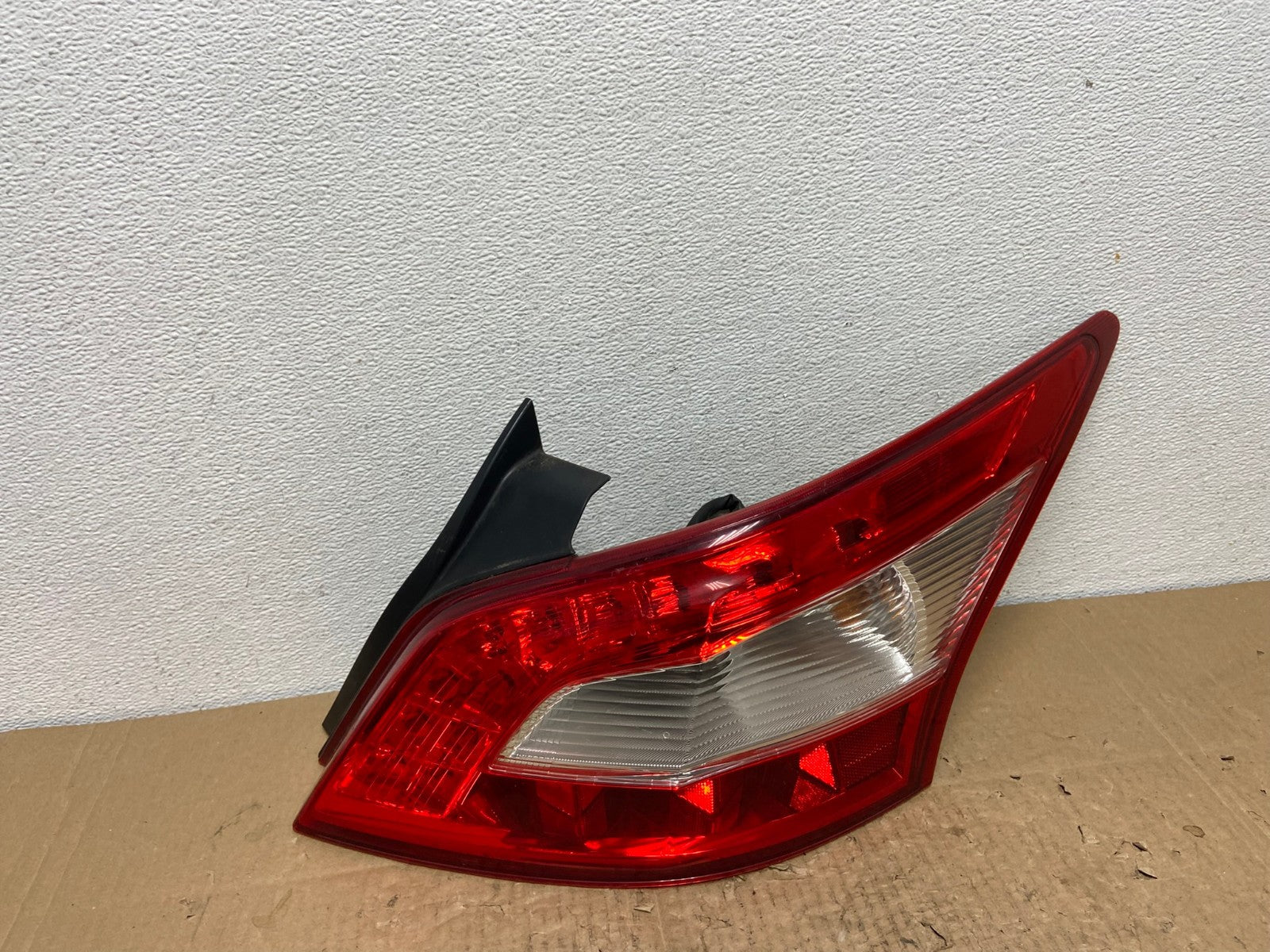 2009 2010 2011 Nissan Maxima Right Passenger RH Side Tail light OEM AC4043 LK0
