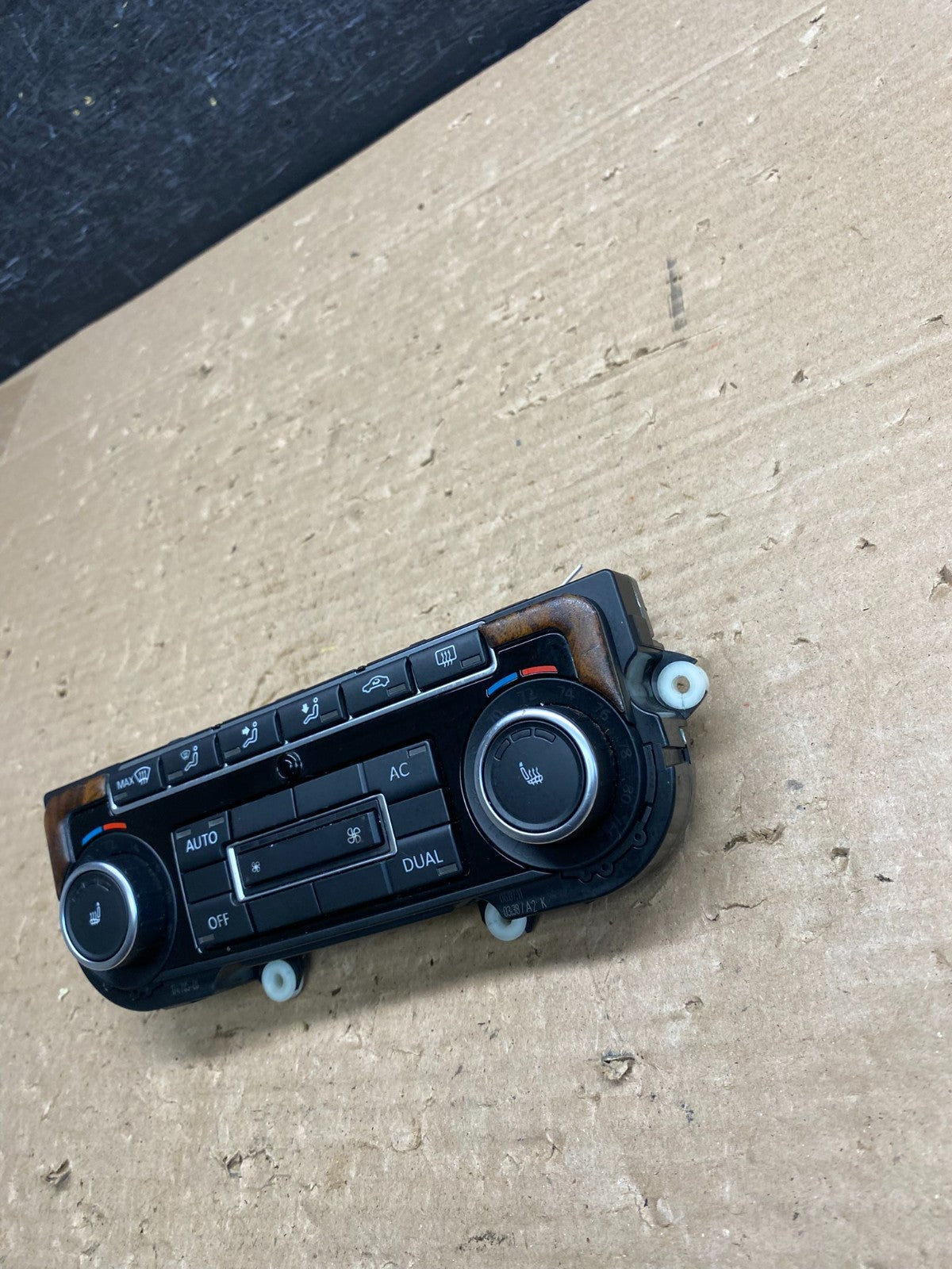 2009 - 2012 Volkswagen CC Center Climate Control Panel AC Heater ag8443 DG2