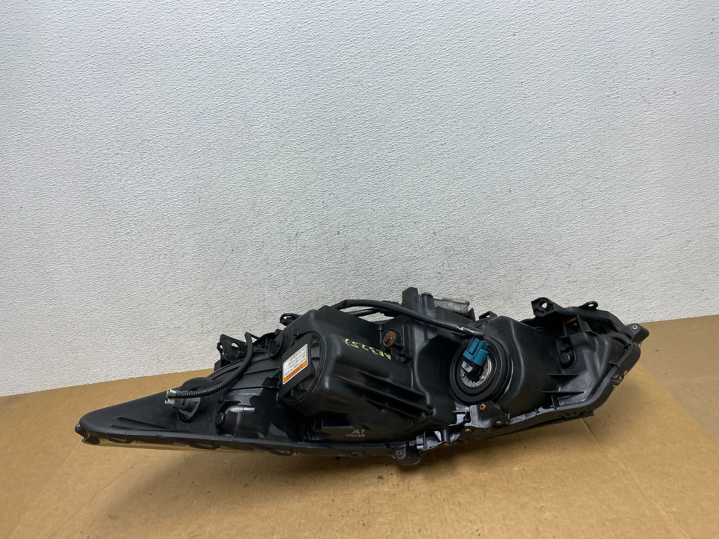 2009-2014 Acura TSX Right Passenger RH Xenon HID Headlight AE3257 DW4