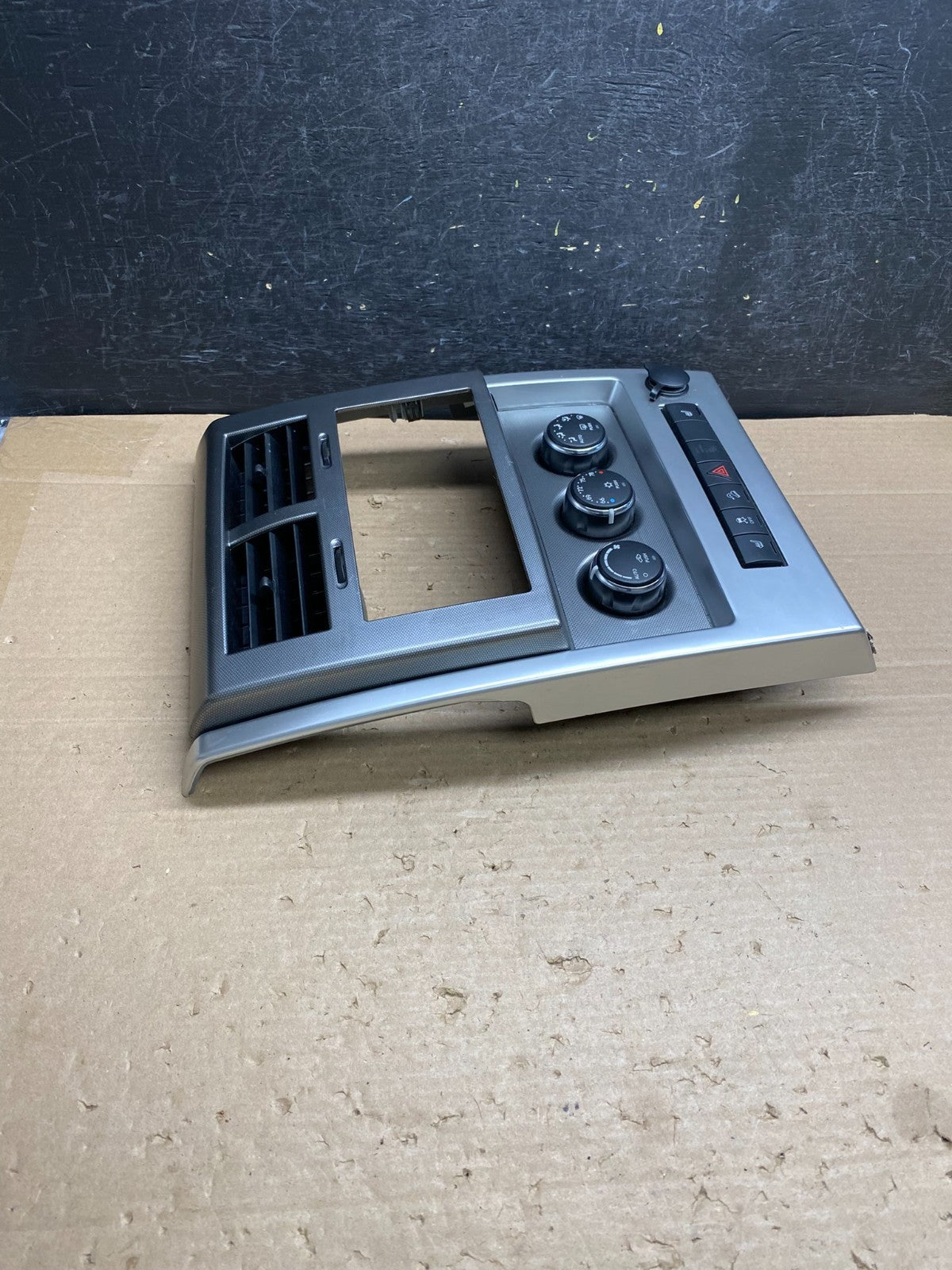 2008 to 2012 Jeep Liberty Dash Climate Temperature Control Radio Bezel AG6397 DG1