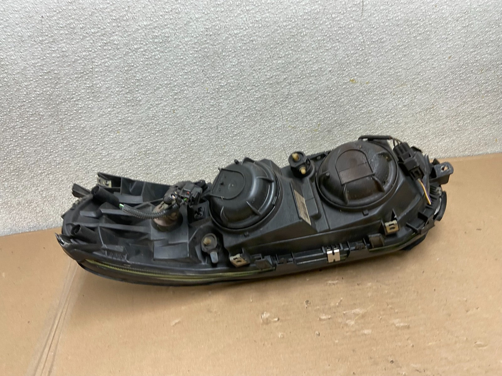 2001 to 2004 Volvo S60 Right Passenger Side Headlight Halogen Oem AA9928 DW3