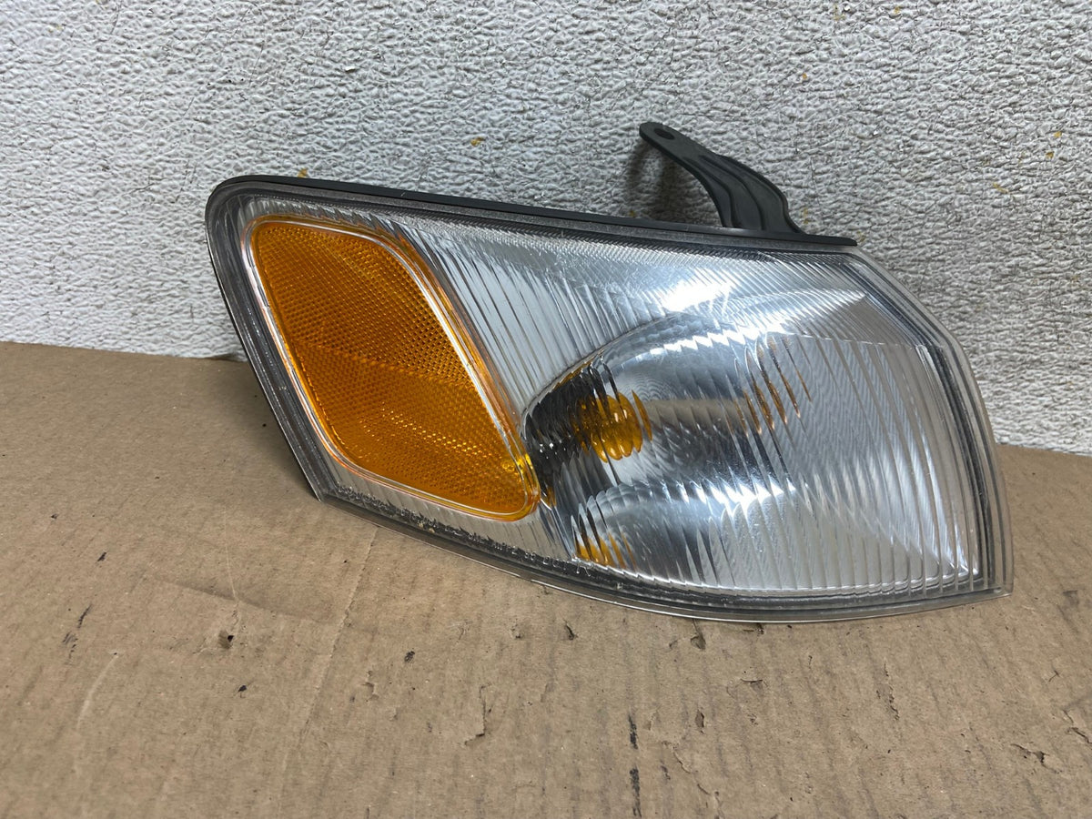 1997 1998 1999 Toyota Camry Right Passenger RH Turn Signal AH5905 LK0