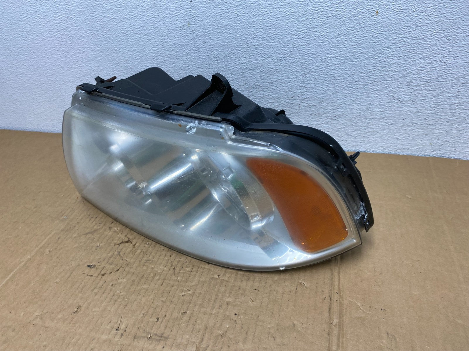 Xenon 2003-2006 Lincoln Navigator Left Driver Side Headlight AC7614 DW1