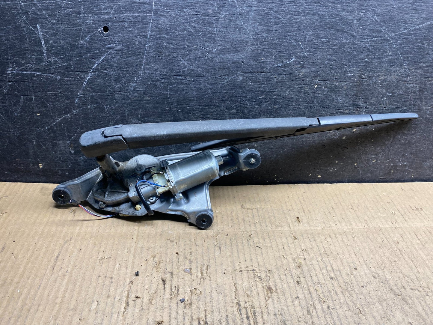 2007 to 2015 Mazda CX-9 CX9 Windshield Rear Wiper Motor Y1451 DG0