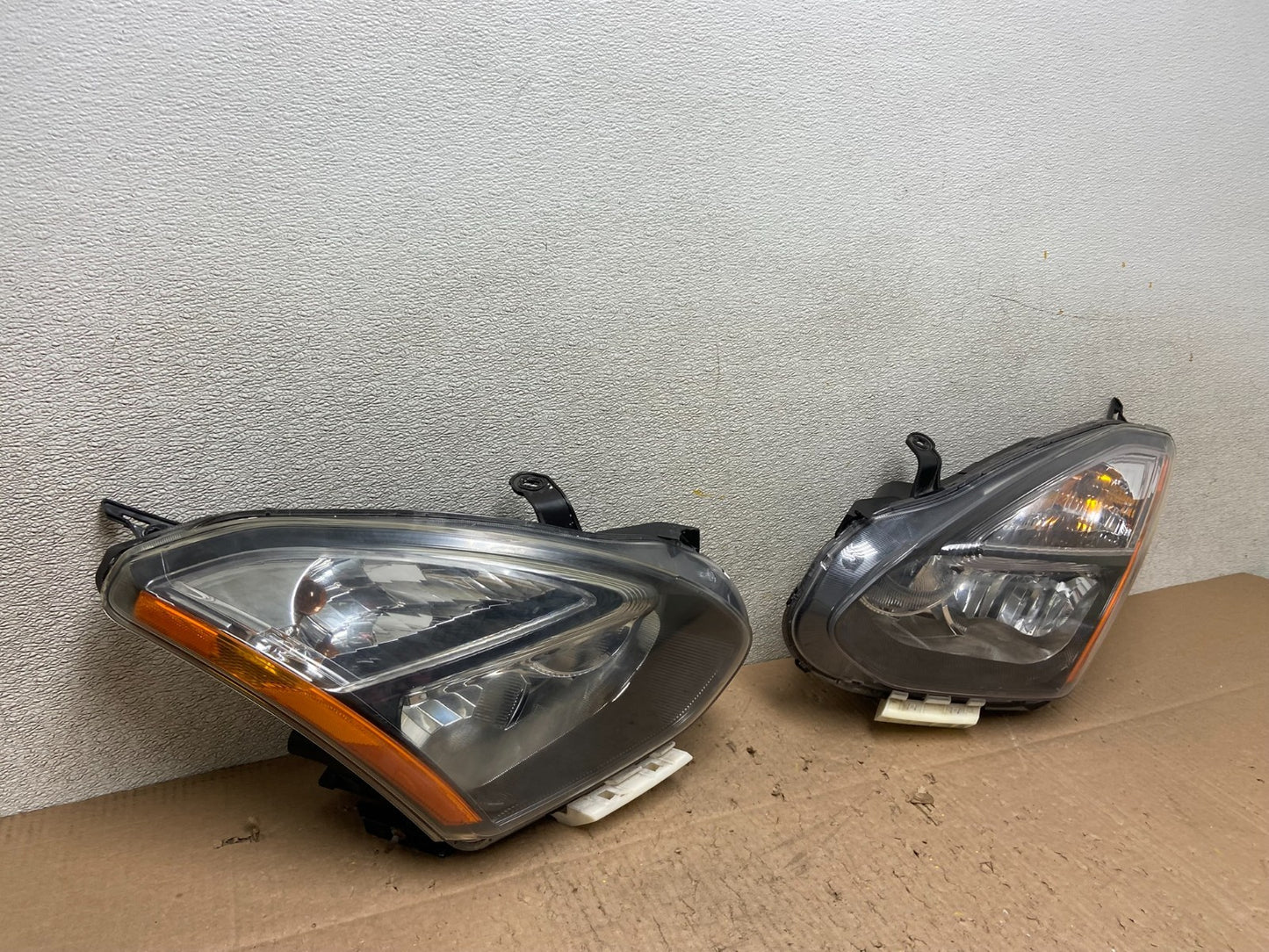 2009-2013 Nissan Rogue Left+Right Side Set Black Halogen Headlights OEM Y3325 DW2