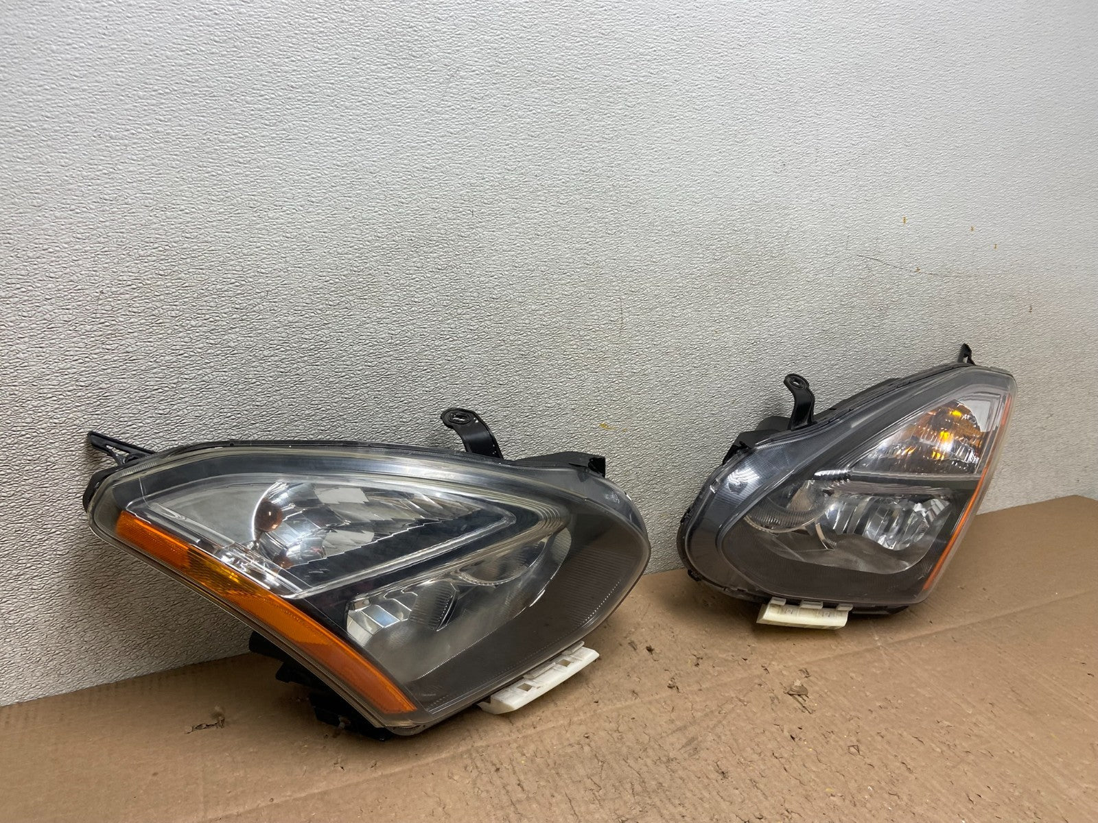 2009-2013 Nissan Rogue Left+Right Side Set Black Halogen Headlights OEM Y3325 DW2