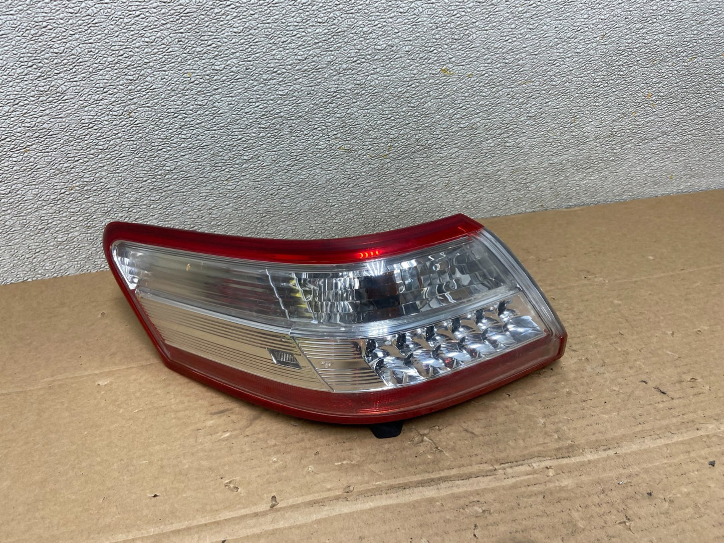 2010-2011 Toyota Camry Hybrid LED Left Driver LH Tail Light Oem AB4587 DW0