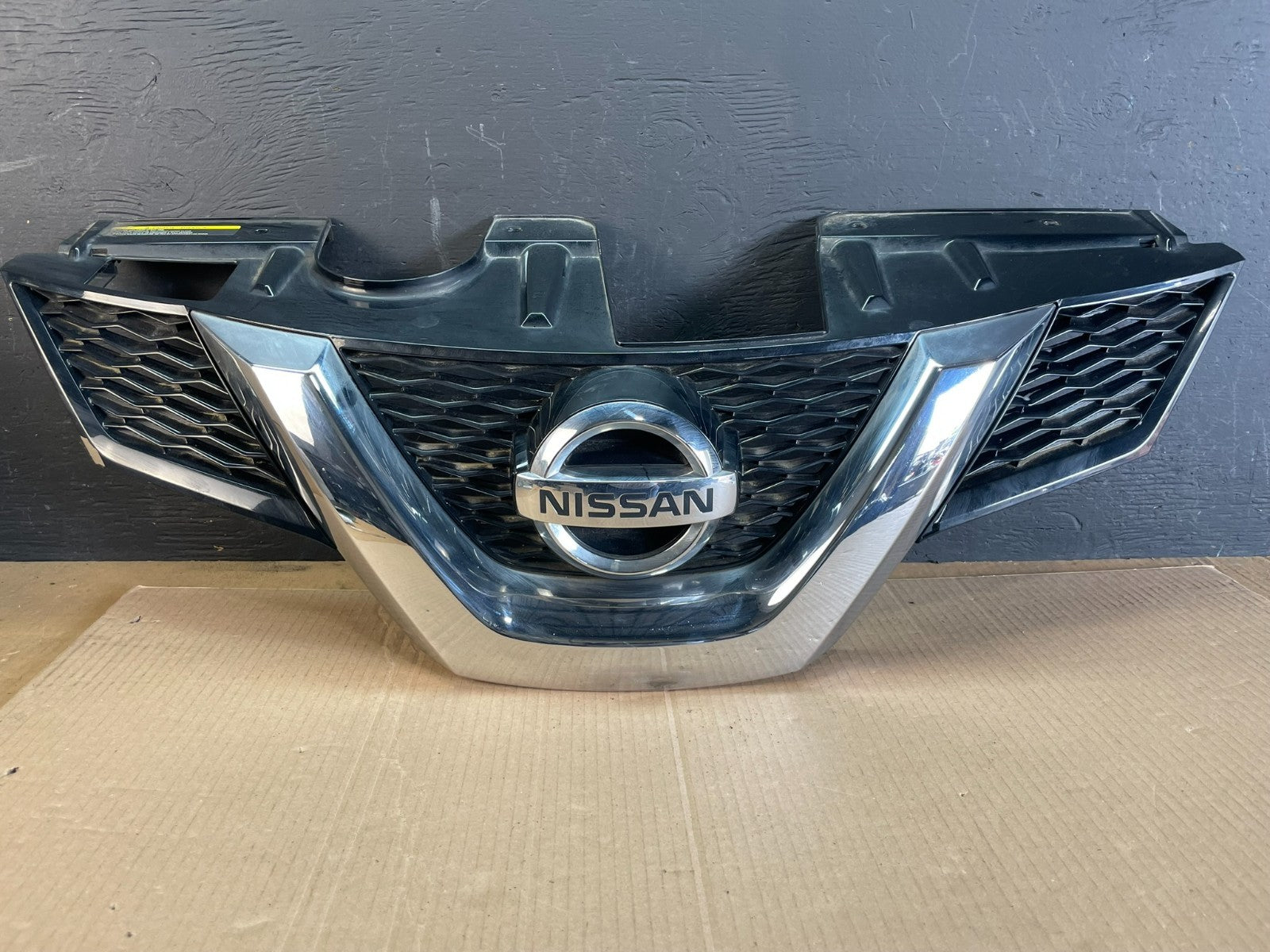 2014 2015 2016 Nissan Rogue Front Upper Chrome Grill Grille OEM AC1967 DG0
