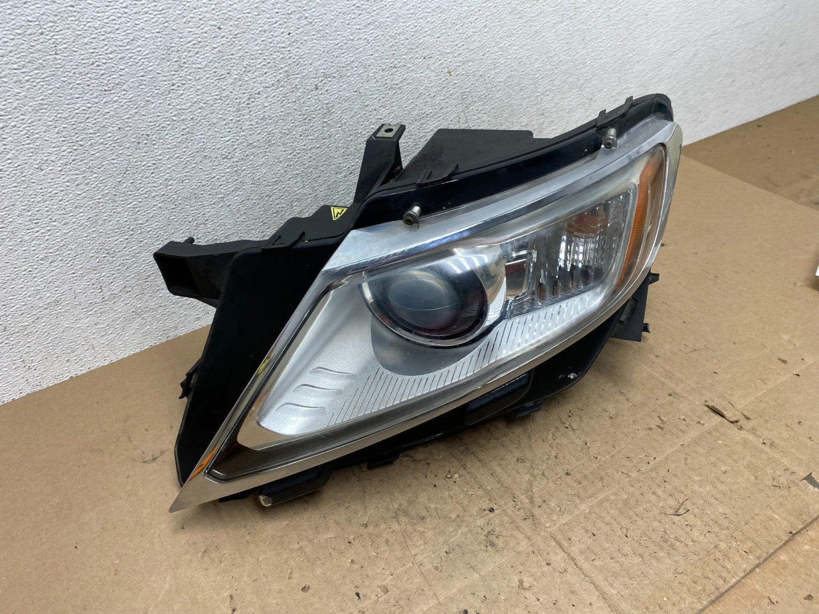 Xenon 2011 to 2015 Lincoln MKX Left Driver LH Headlight Side AE6466 DW2
