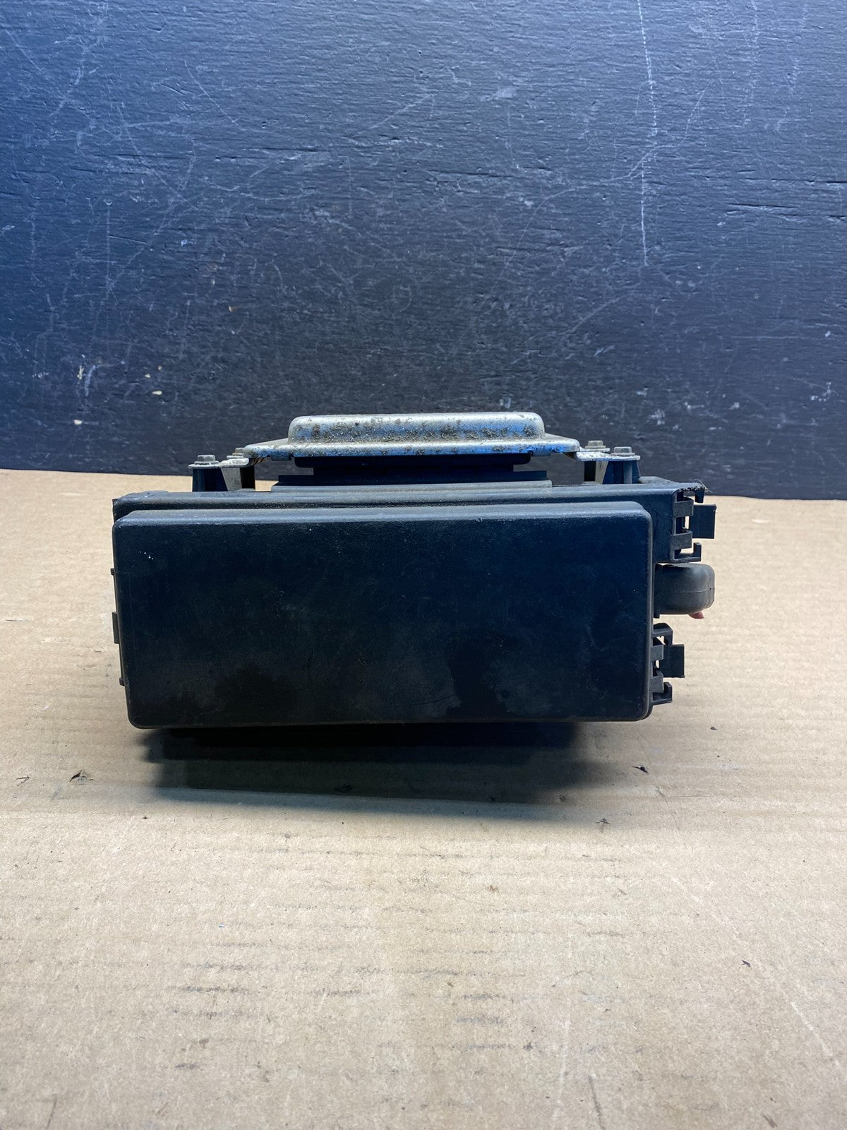 2007 2008 2009 Dodge Durango Fuse Box Relay Panel Body Module BCM AE0073 DG5