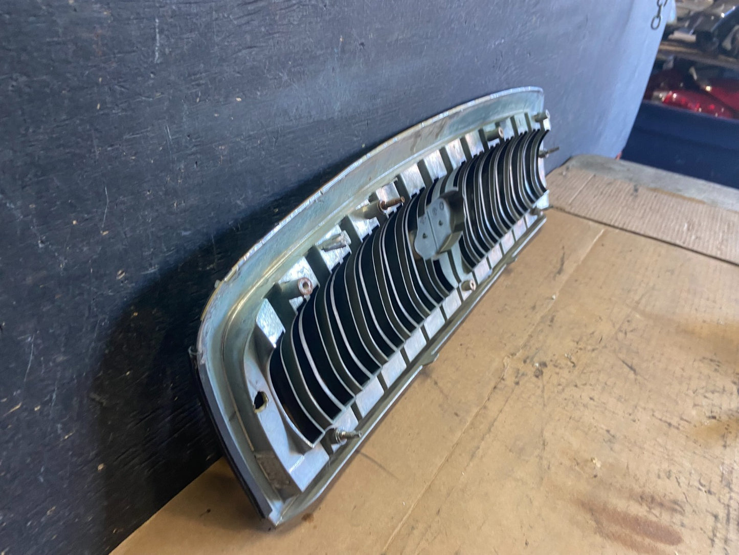 2001 to 2005 Hyundai Sonata Front Upper Grille Grill Bumper OEM Q9982 DG10