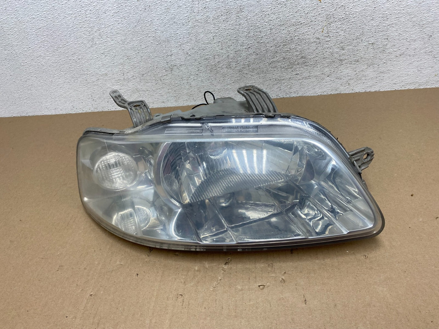 2004 - 2006 Chevrolet Aveo Hatchback Right Passenger Headlight Halogen AE7184 DW0