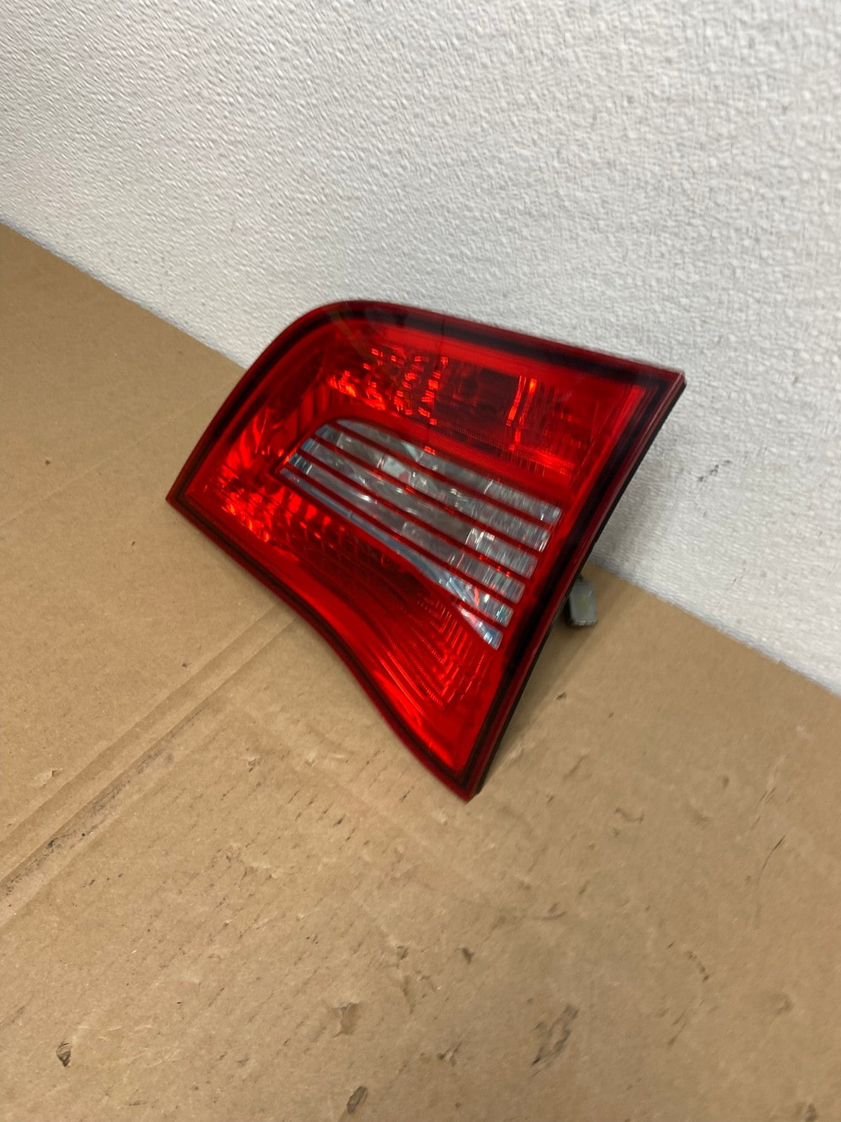 2009-2014 Volkswagen Routan Right Passenger Rh Side Inner Tail Light AB6839 LK1