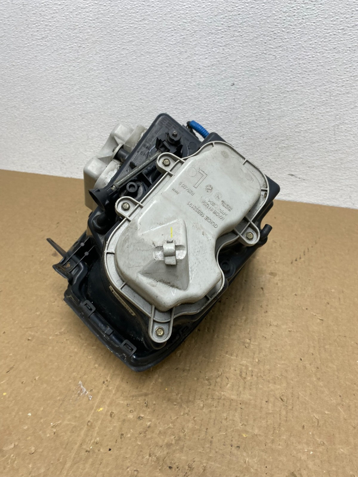 2005 to 2011 Cadillac STS Left Driver LH Side Xenon Headlight OEM AC1039 DW8