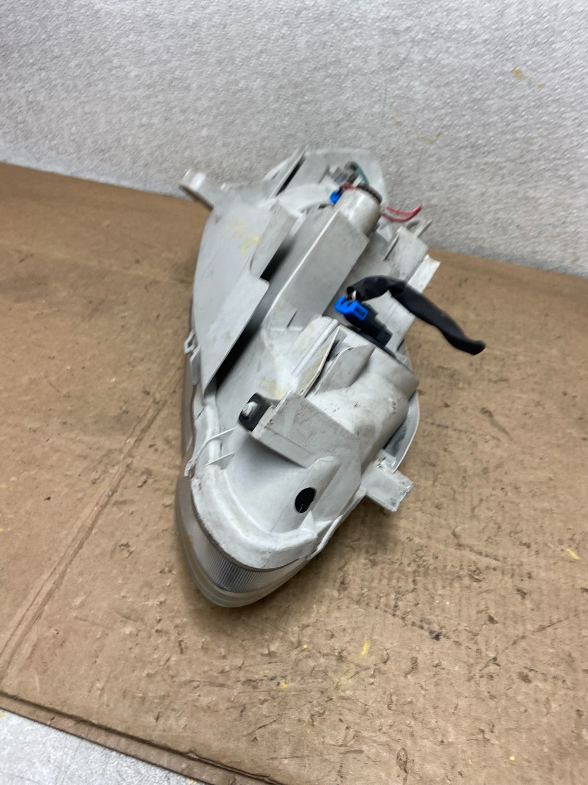 2003 to 2004 Toyota Corolla Left Driver LH side Headlight Oem Y7072 DW9