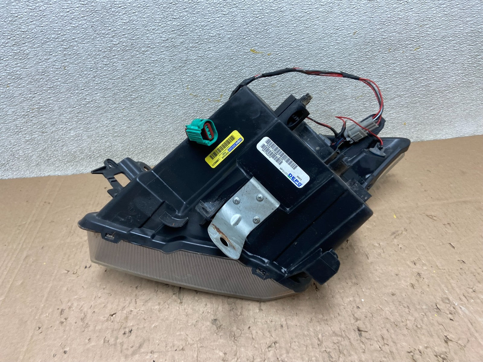2010 2011 2012 Nissan Sentra Halogen Right Passenger Black Headlight Y0422 GD7