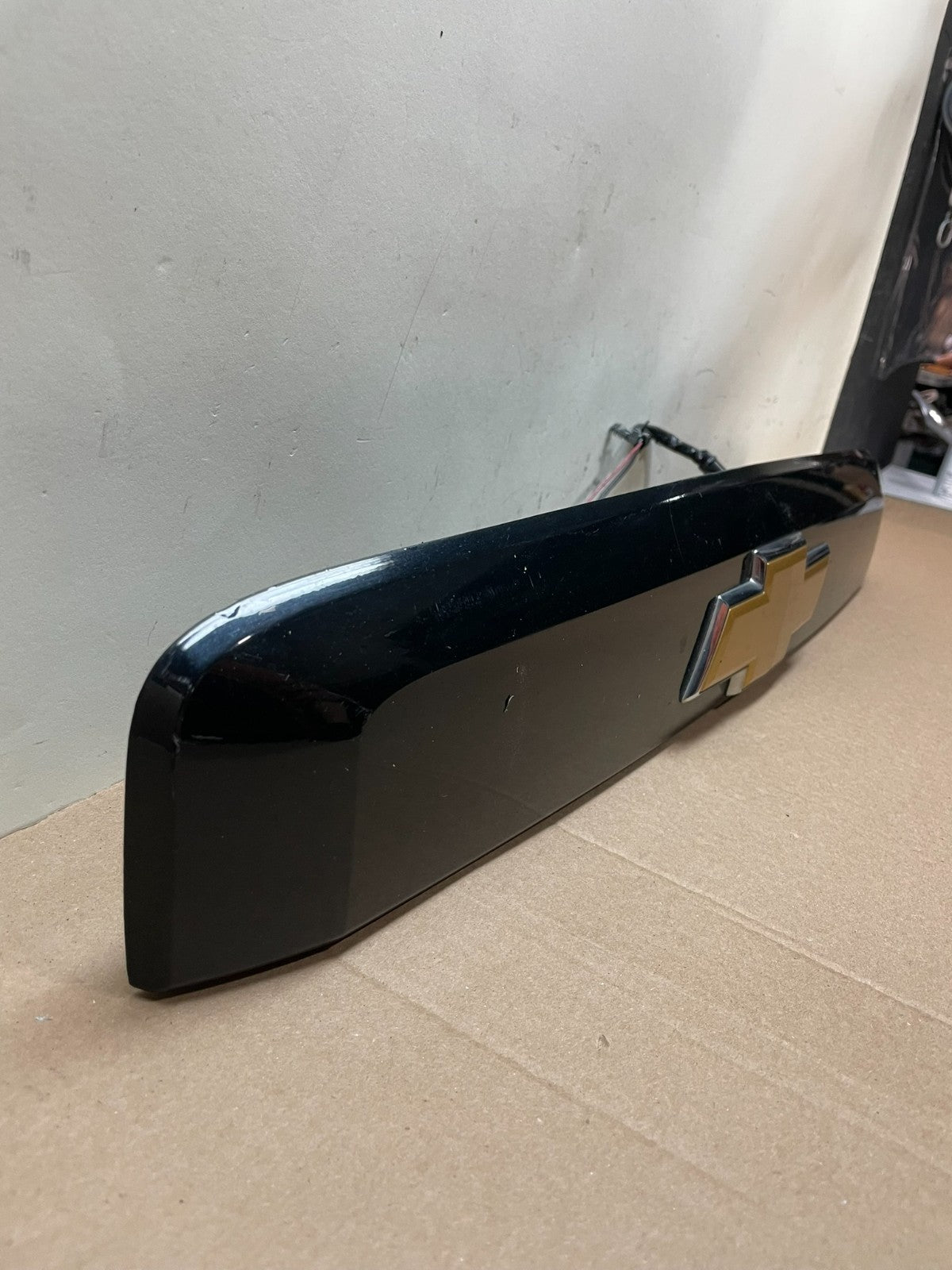 2007 to 2014 Suburban Tahoe Yukon Trunk Molding W/O Camera ai8594 DG2