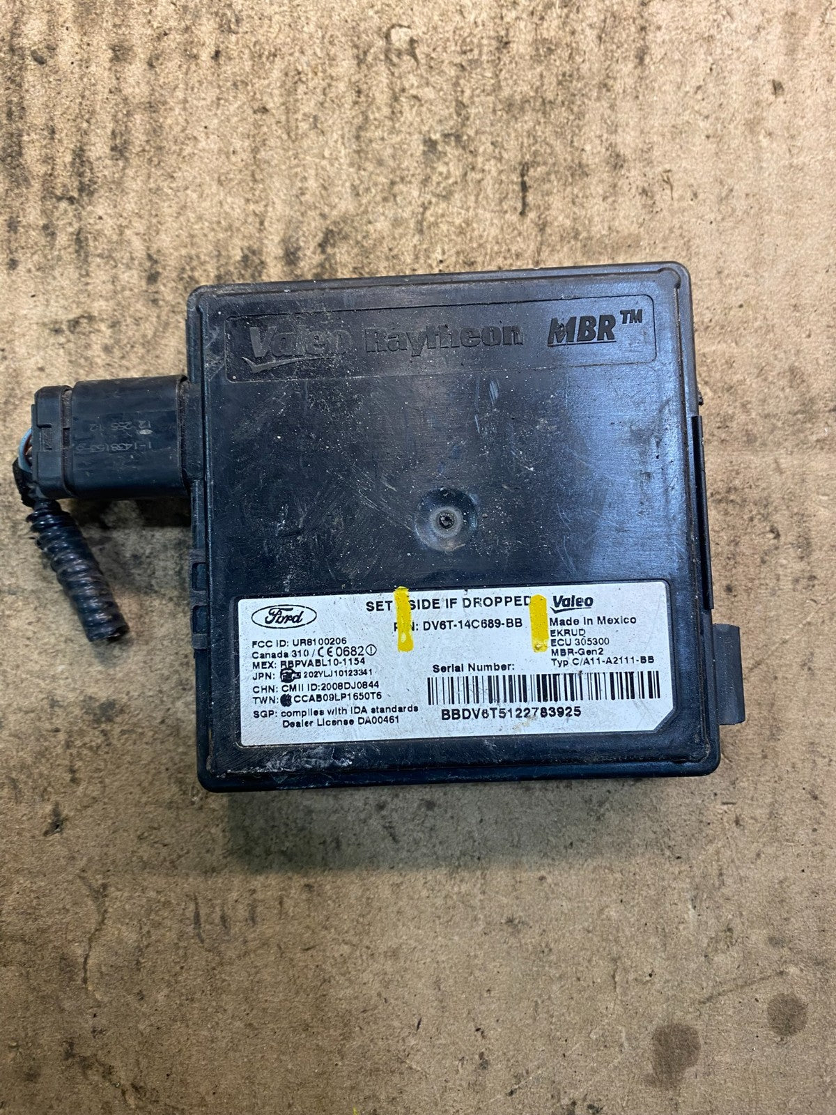 2013 to 2016 Ford Escape Rear Radar Blind Spot Module OEM z4983 DG0