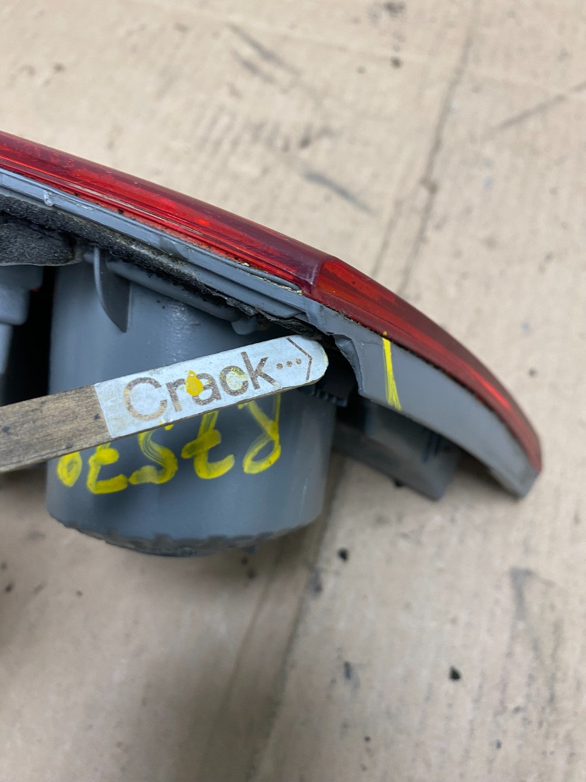 2003 2004 2005 Mazda 6 Right Passenger Inner Tail Light Taillight OEM R7578 DW5