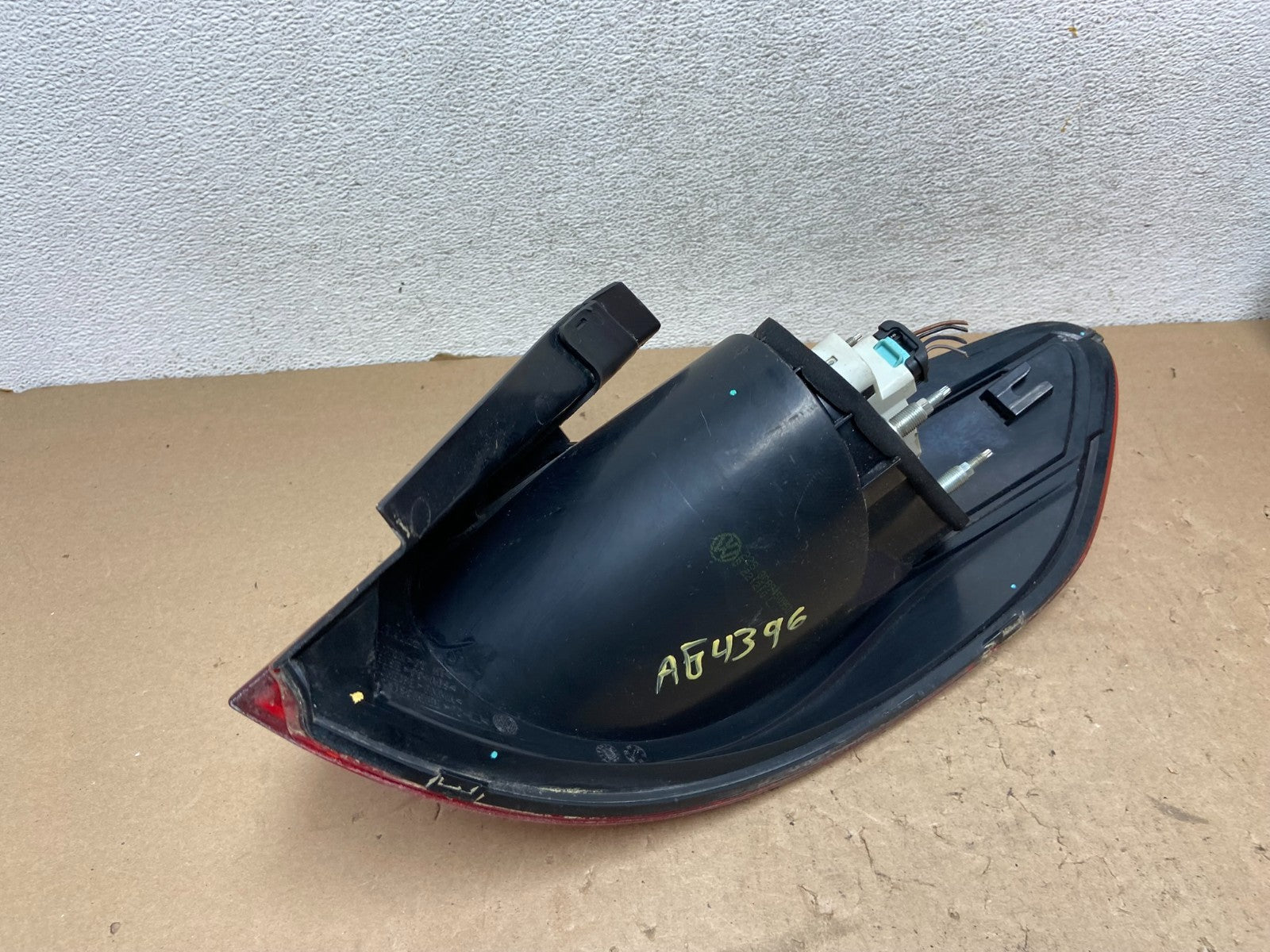 2009-2012 Volkswagen CC Left Driver LH Side Tail Light AG43966