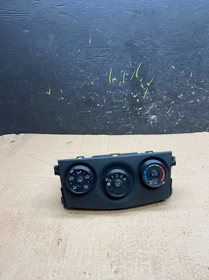 2009 to 2013 Toyota Corolla Matrix Climate Heater A/C AC Control Panel Z0072 DG0