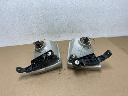 2001 2002 2003 Toyota Sienna Left+Right Side Set Headlights Halogen AF4581 DW10
